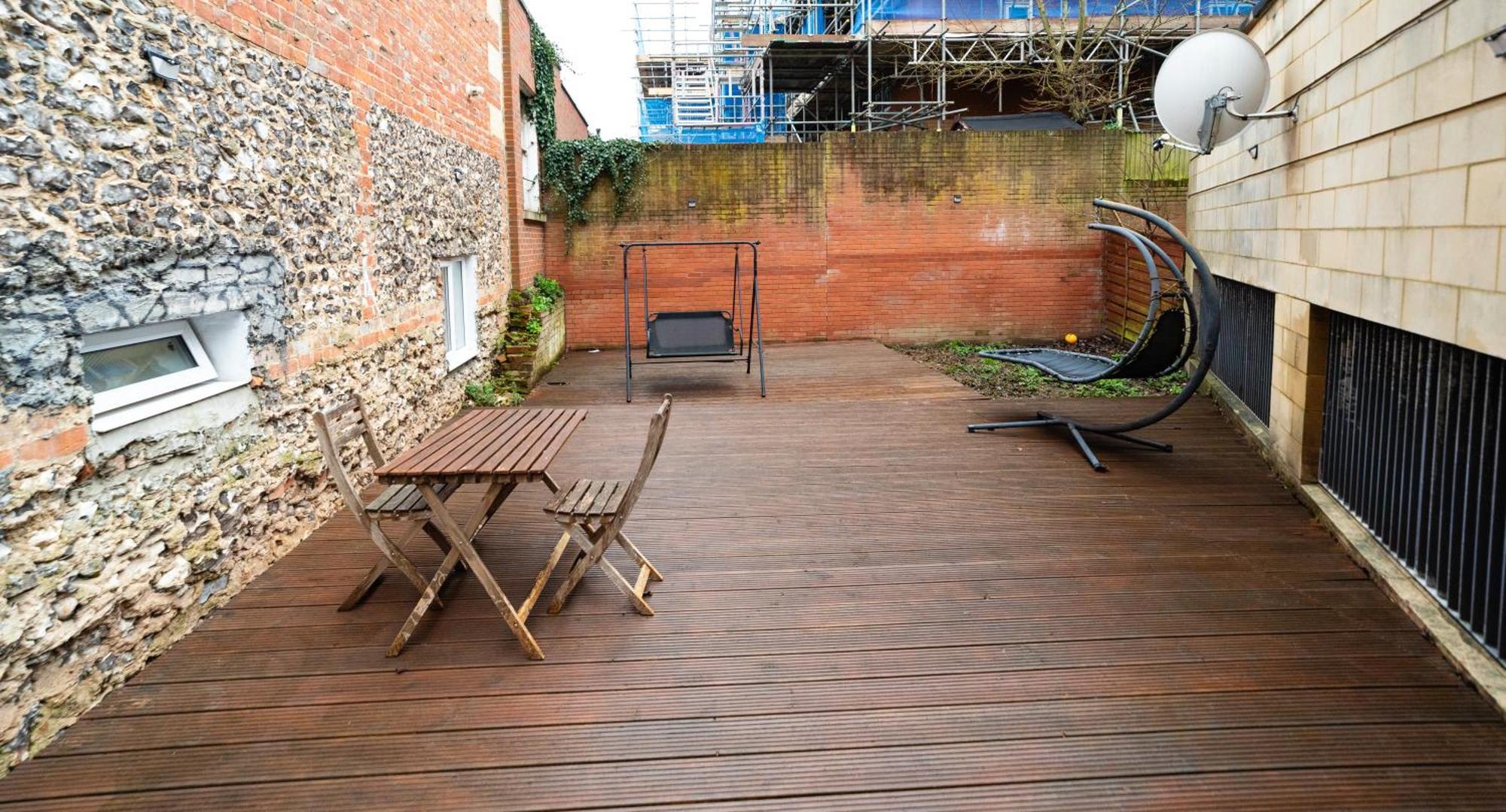 Spacious Flat With Patio & Parking In City Centre Reading Exterior photo