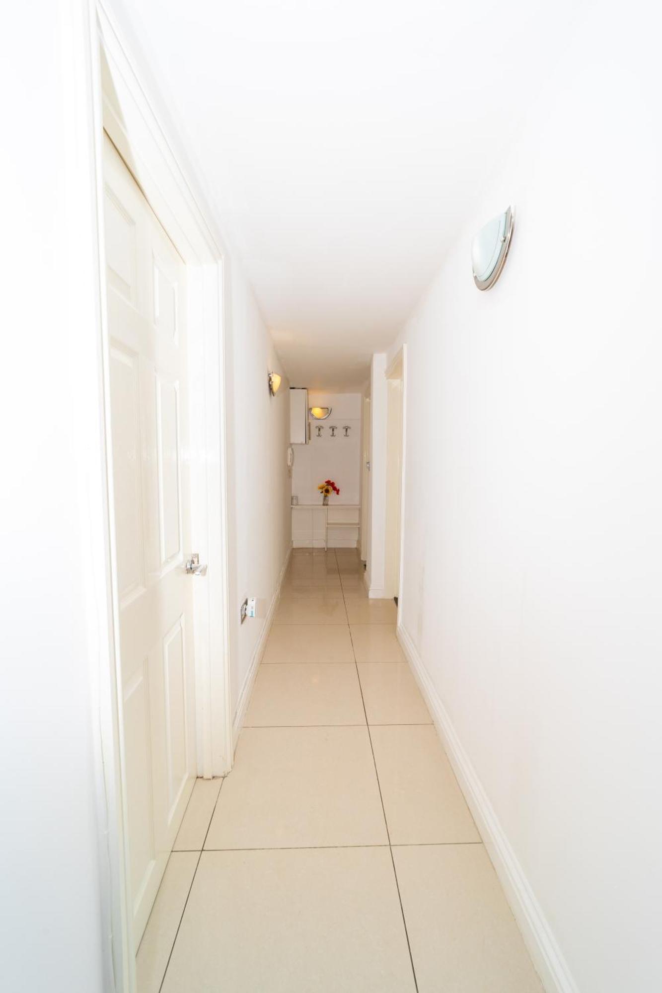 Spacious Flat With Patio & Parking In City Centre Reading Exterior photo