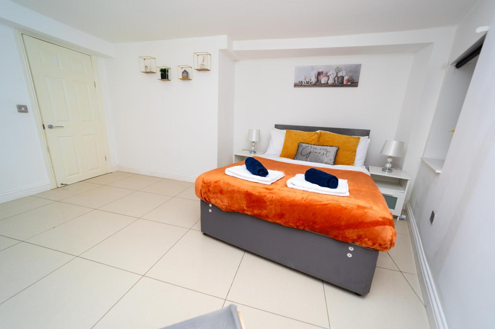 Spacious Flat With Patio & Parking In City Centre Reading Exterior photo