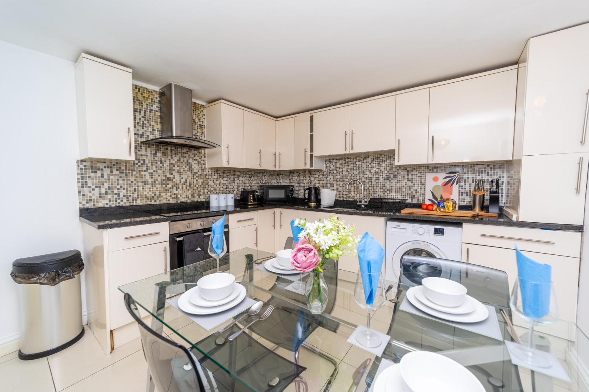 Spacious Flat With Patio & Parking In City Centre Reading Exterior photo
