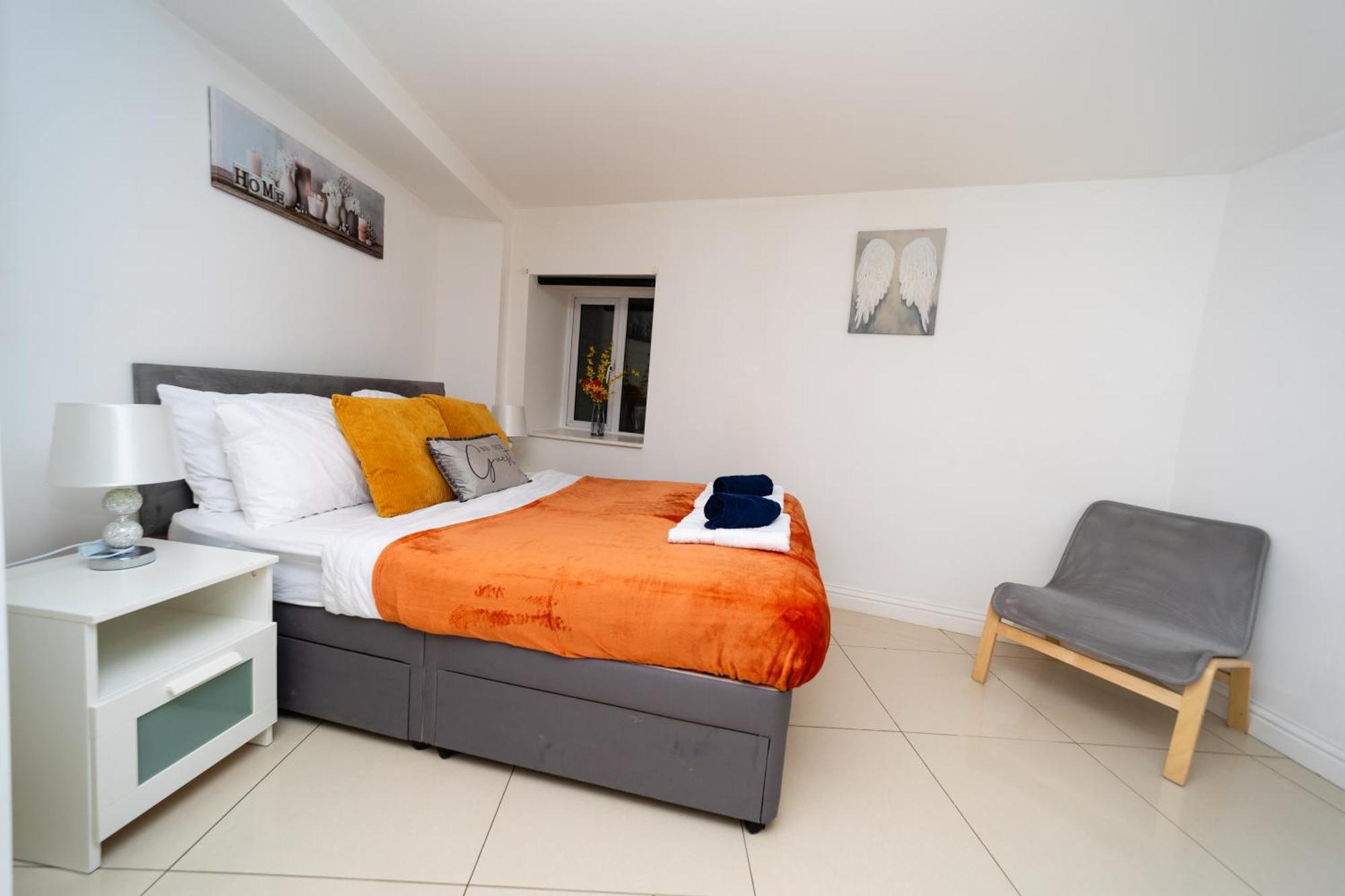Spacious Flat With Patio & Parking In City Centre Reading Exterior photo