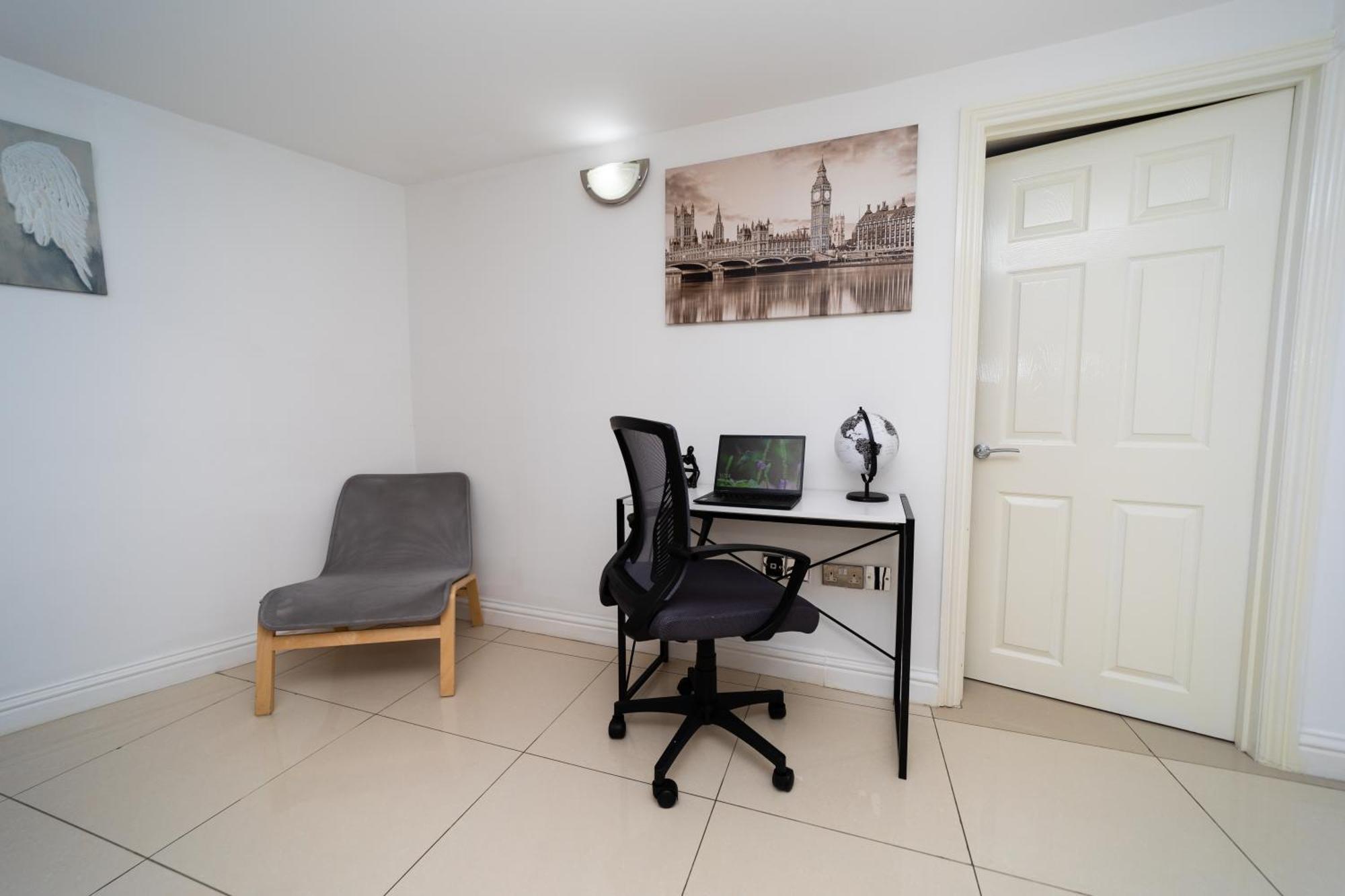 Spacious Flat With Patio & Parking In City Centre Reading Exterior photo