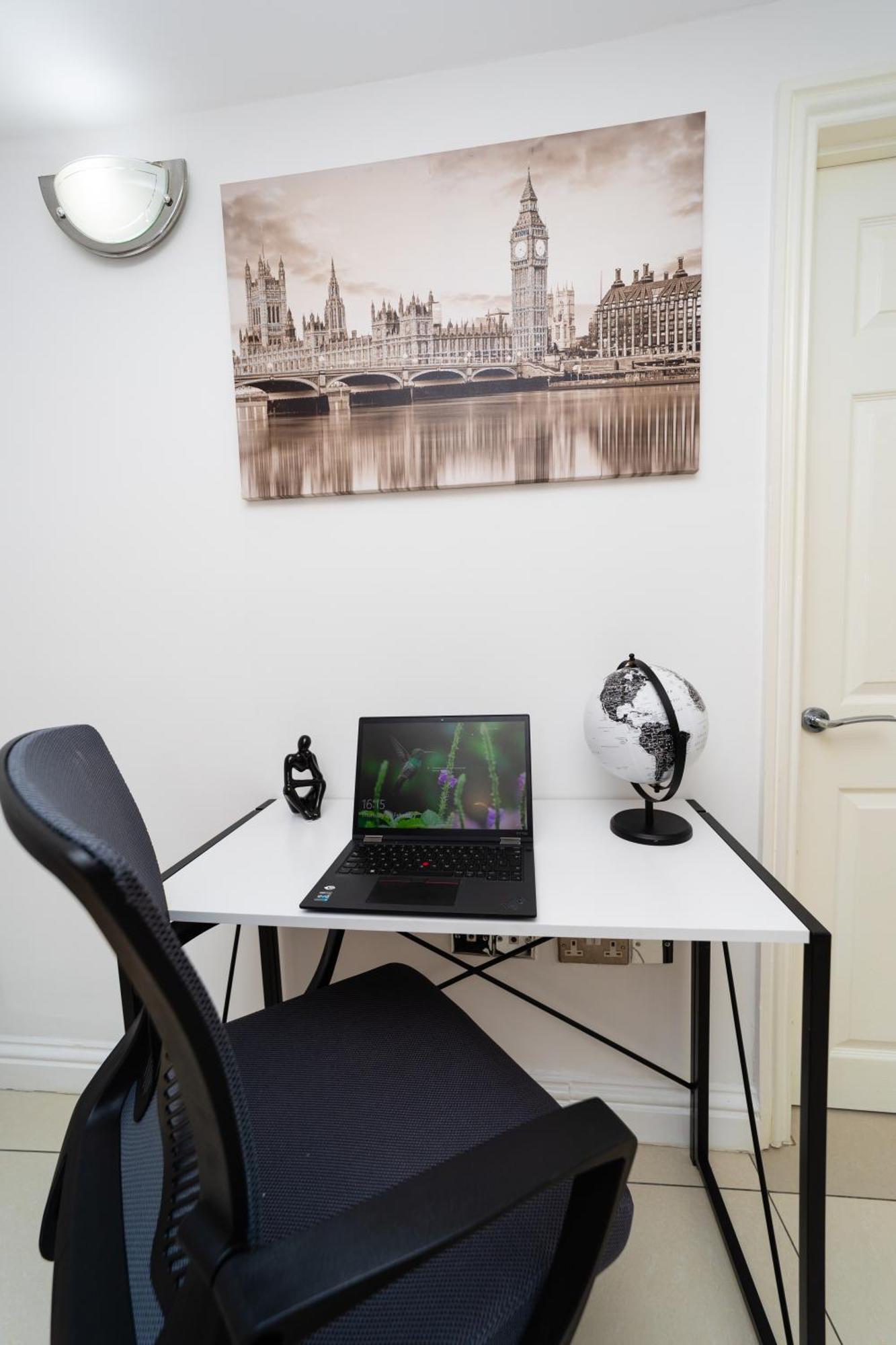 Spacious Flat With Patio & Parking In City Centre Reading Exterior photo
